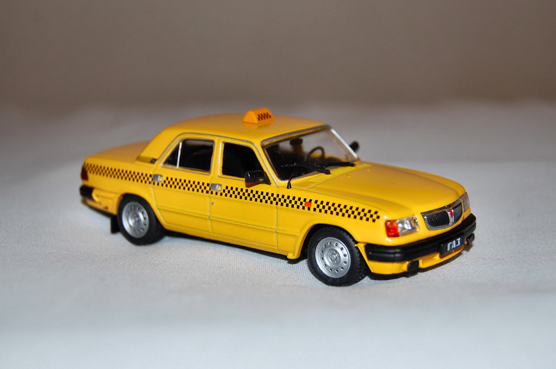 Illustration for article titled Soviet Saturday - Volga 3110 taxi